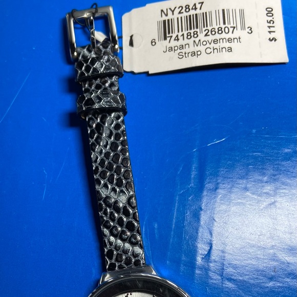 DKNY Astoria animal print leather watch BNWT main image 5